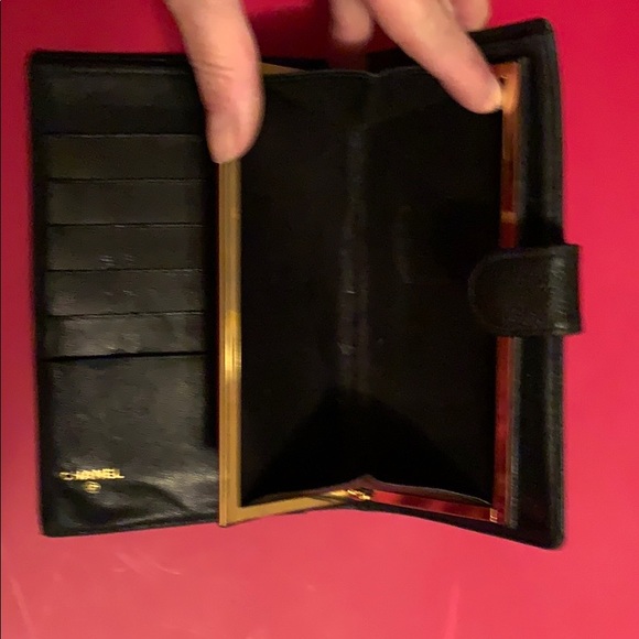 CHANEL VINTAGE WALLET - Picture 4 of 12